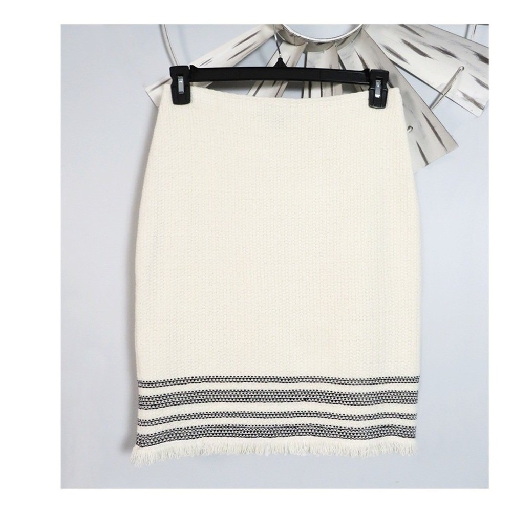 St. John Cream Weave Knit Pencil Skirt Size 4 Black Striped Frayed Hem